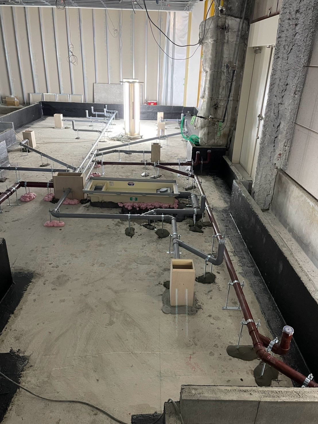 施工後2：厨房配管2