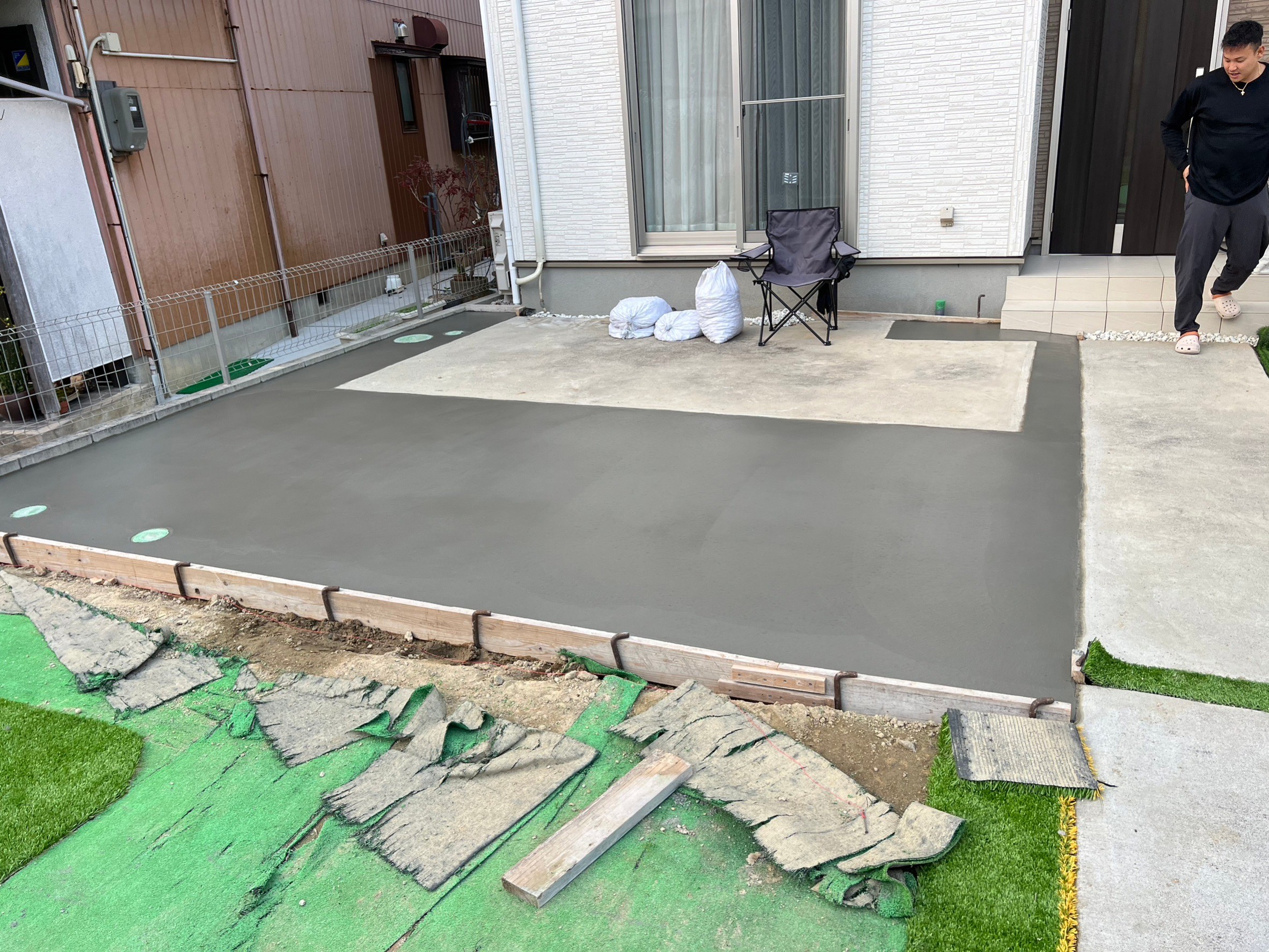 N様邸　ウッドデッキのベースコンクリート施工